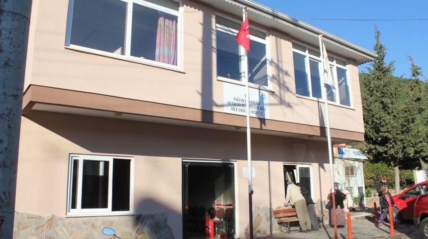 A&ccedil;ık Unutulan Elektrik Sobası Sağlık Ocağında Yangın &Ccedil;ıkardı