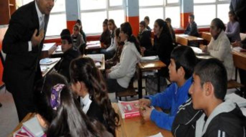 Vali Toprak, SBS&rsquo;ye Hazırlanan &Ouml;ğrencilere Moral Verdi