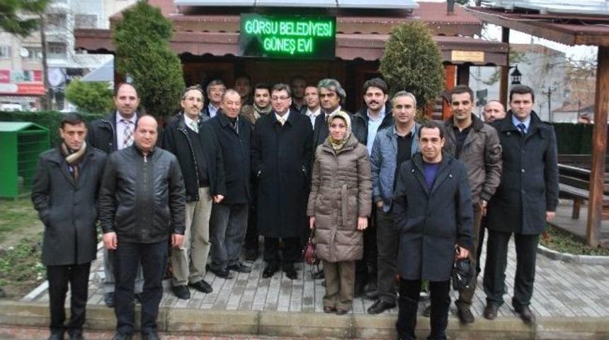 G&uuml;rsu&rsquo;da Parklar G&uuml;neş Enerjisiyle Aydınlatılıyor