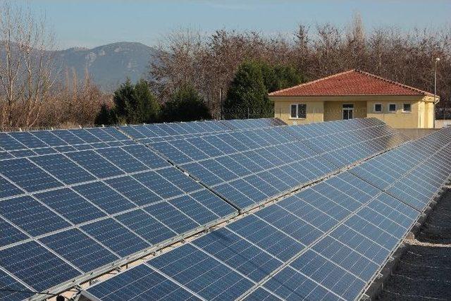 Gürsu’da Parklar Güneş Enerjisiyle Aydınlatılıyor