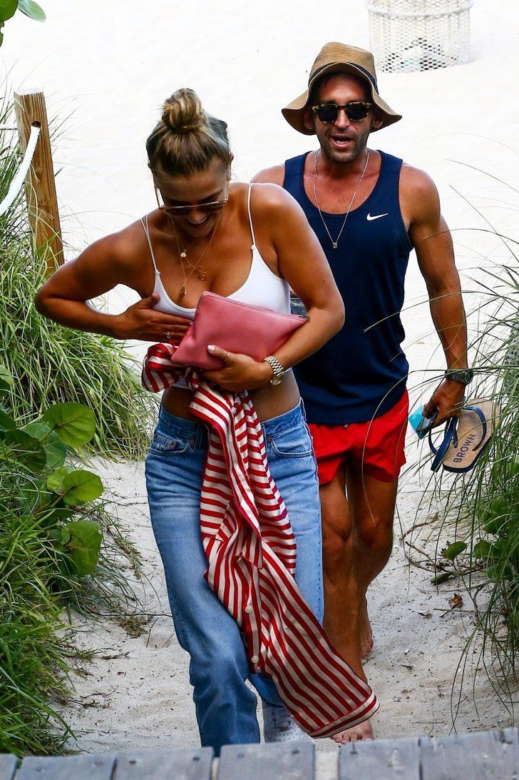 Göğüslerini nasıl saklayacağını şaşırdı! G5