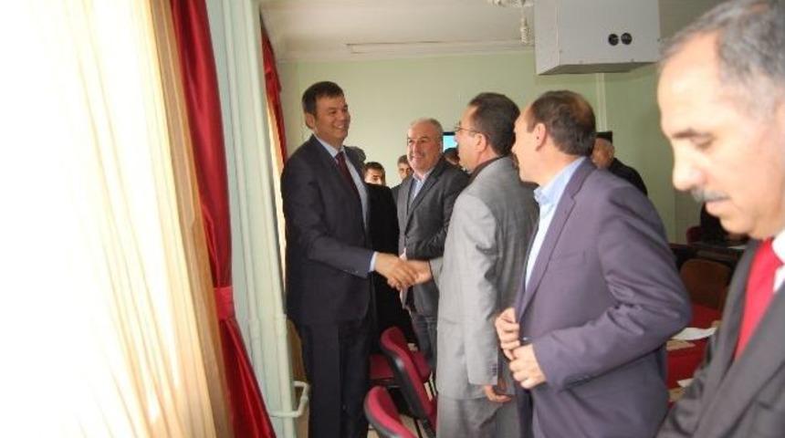 Emniyet M&uuml;d&uuml;r&uuml; Akg&uuml;&ccedil; Esnafla Bir Araya Geldi