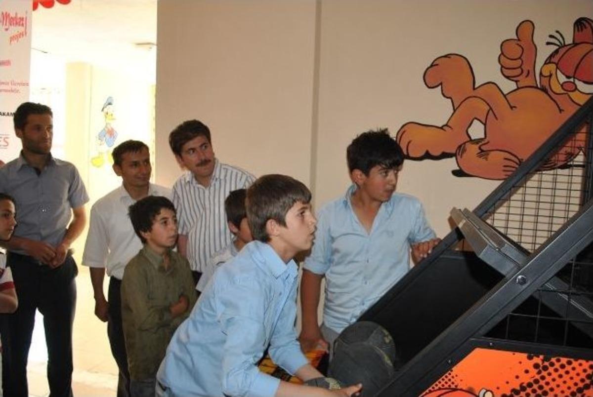 Şemdinli&rsquo;ye &Ccedil;ocuk Oyun Merkezi