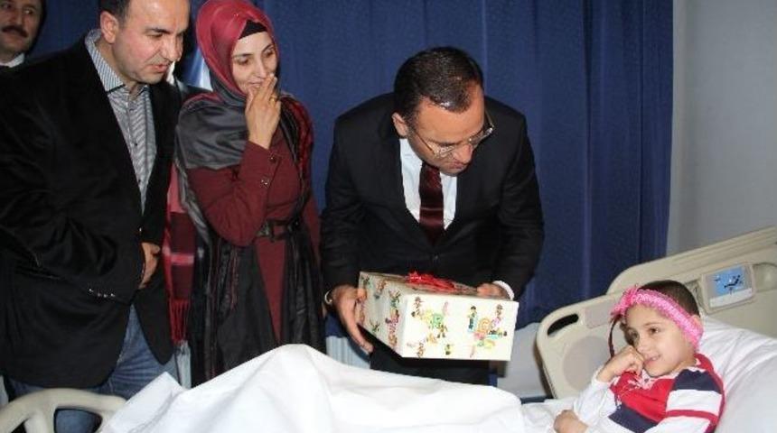 K&uuml;&ccedil;&uuml;k Tuana&rsquo;nın Bacağını Kesilmekten T&uuml;rk Doktorlar Kurtardı