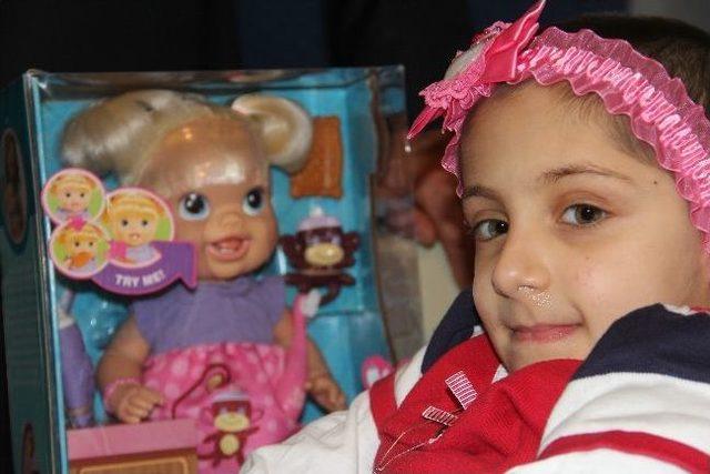 K&uuml;&ccedil;&uuml;k Tuana&rsquo;nın Bacağını Kesilmekten T&uuml;rk Doktorlar Kurtardı 1