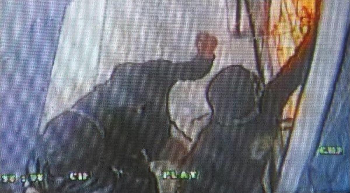 3 Maskelinin 4 Saniye S&uuml;ren Kuyumcu Soygunu G&uuml;venlik Kamerasında