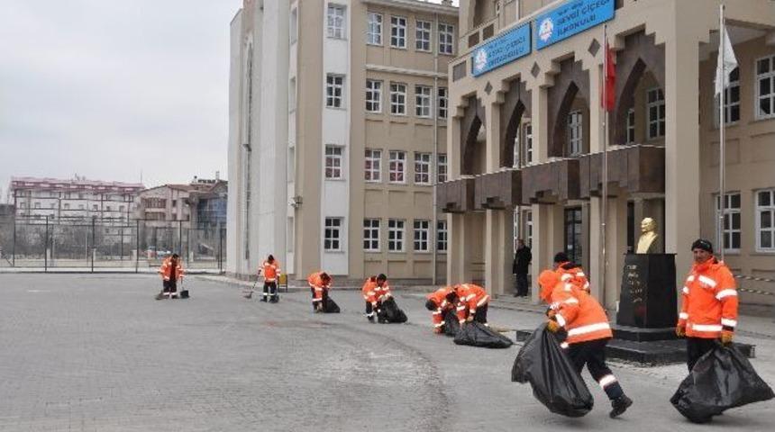 G&ouml;lbaşı&rsquo;nda Okullarda Yarıyıl Temizliği