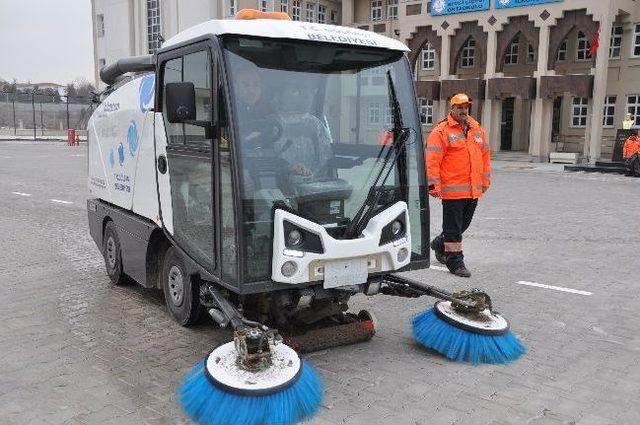 Gölbaşı’nda Okullarda Yarıyıl Temizliği