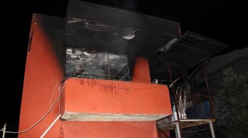 Sobadan Sı&ccedil;rayan Kıvılcım Evi K&uuml;l Oldu