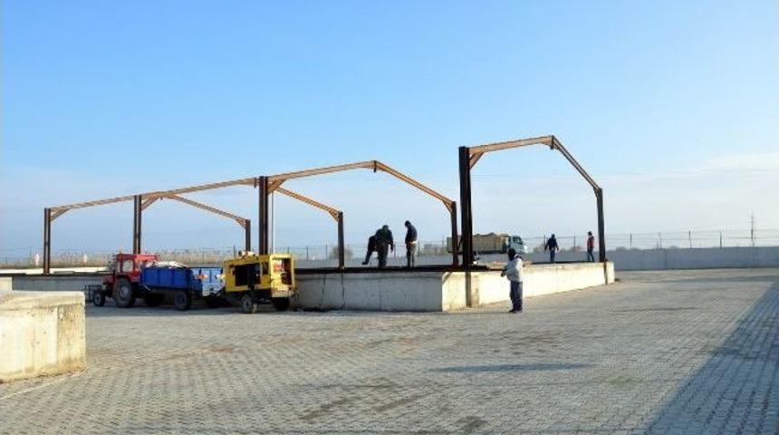 Salihli'de Tüp Depolarının İnşaatı Devam Ediyor