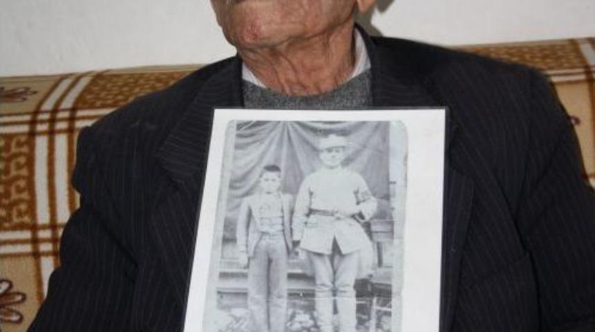 100 Yaşında Gelen Emekliliğin Tadını &Ccedil;ıkarıyor