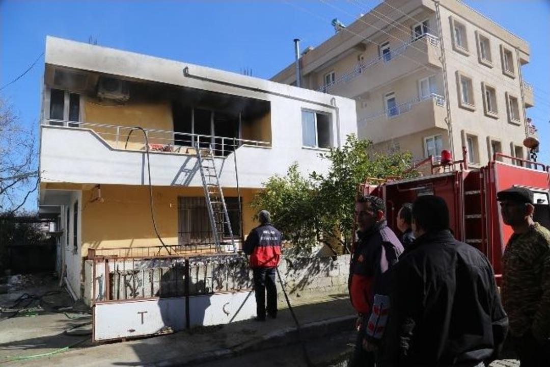 Dumanla Uyandı, Evi Tamamen Yandı