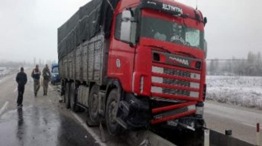 Hurda Y&uuml;kl&uuml; Kamyon Ref&uuml;je Girdi