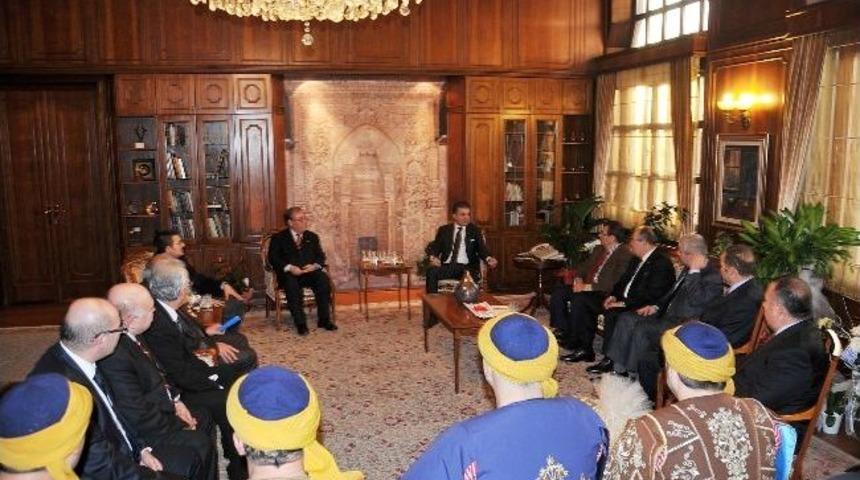 Ankaralılar Vakfı'ndan K&uuml;lt&uuml;r Ve Turizm Bakanı &Ccedil;elik'e Ziyaret