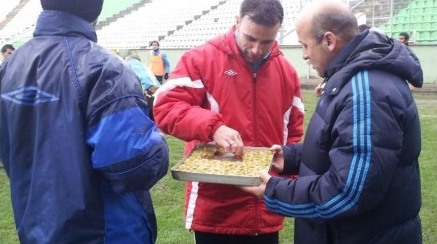 &Uuml;nyespor&rsquo;a Tatlı Moral