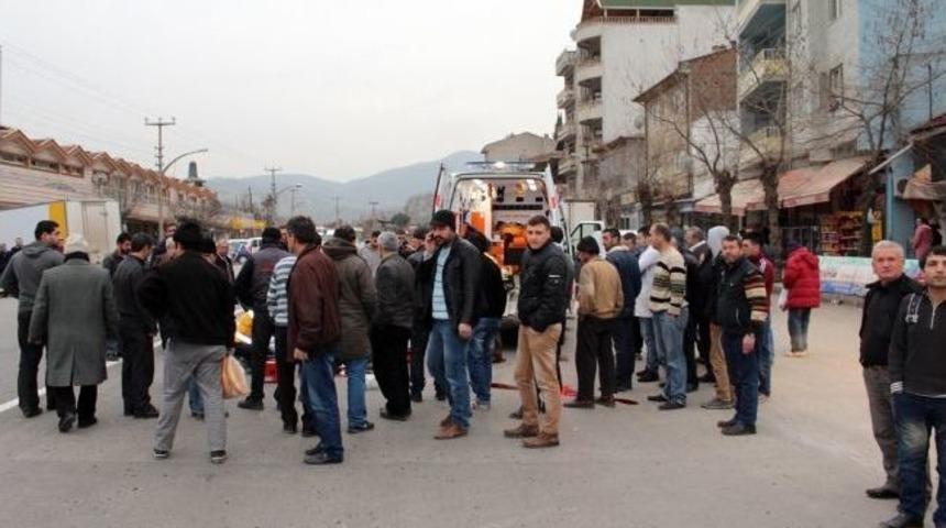 Minib&uuml;s&uuml;n &Ccedil;arptığı Gen&ccedil; Hayatını Kaybetti