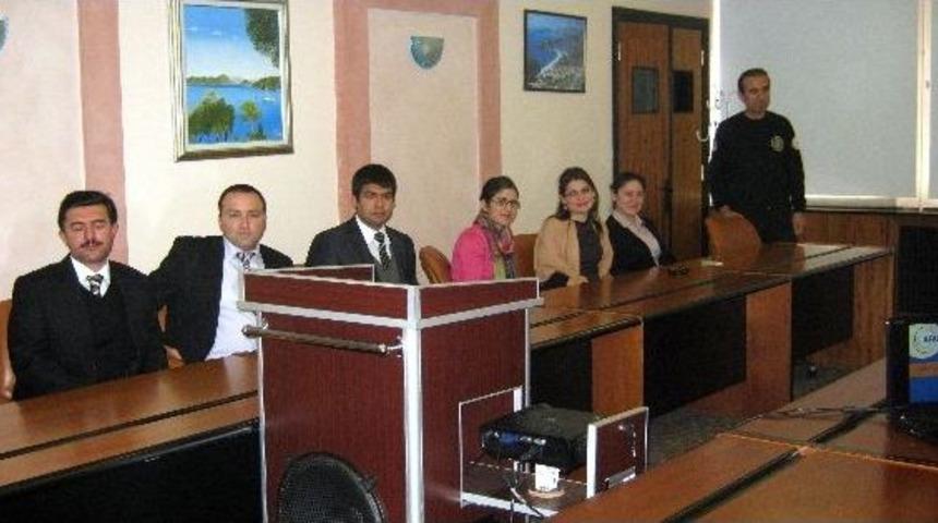 Afet Eğitim Seminerleri S&uuml;r&uuml;yor