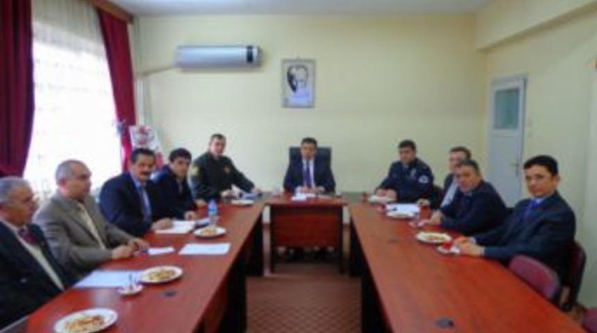 Kaymakam &Ouml;zcan Kurum M&uuml;d&uuml;rleri Bir Araya Geldi