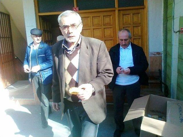 Hisarcık&rsquo;ta Cuma Namazı Sonrası Adak Geleneği 1