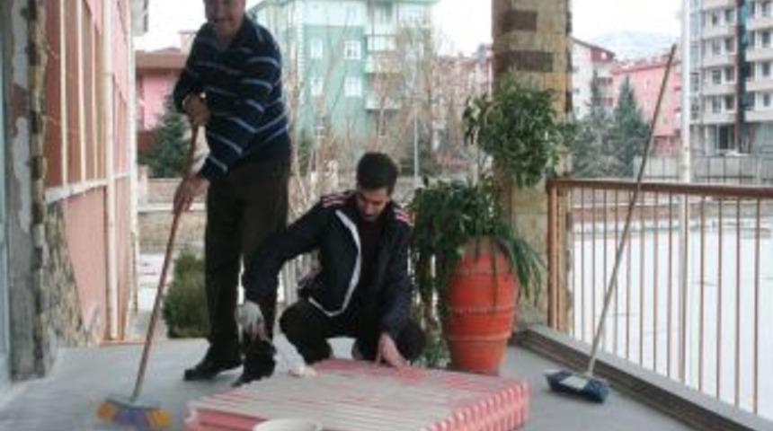 Yarıyıl Tatilinde Okulu Yeniliyorlar