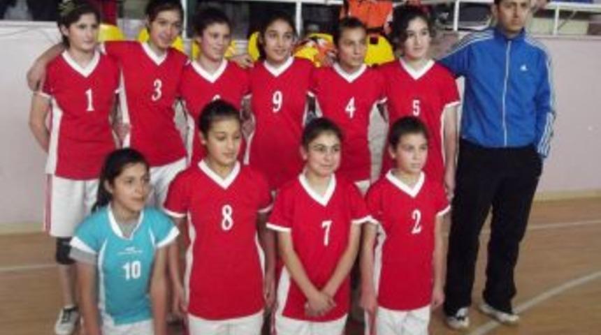 G&uuml;roymak İ.&Ouml;.O Voleybolda Il Birincisi Oldu