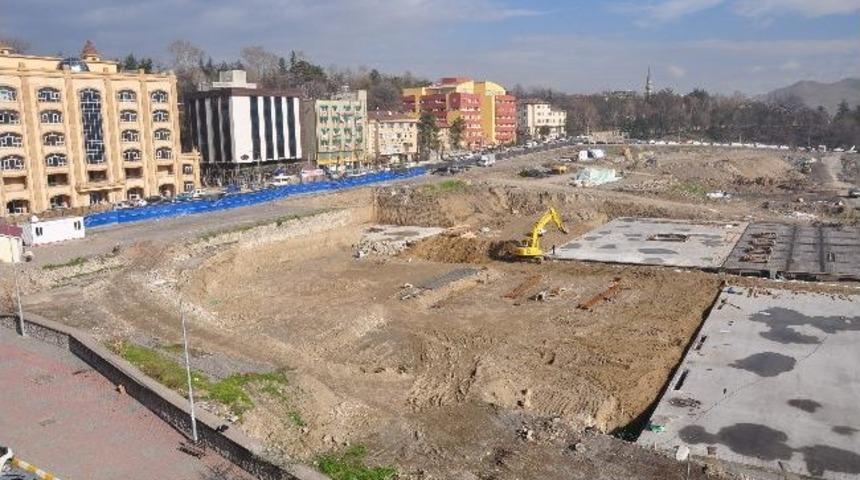 Karab&uuml;k Belediyesi &Ccedil;alışmalarını S&uuml;rd&uuml;r&uuml;yor