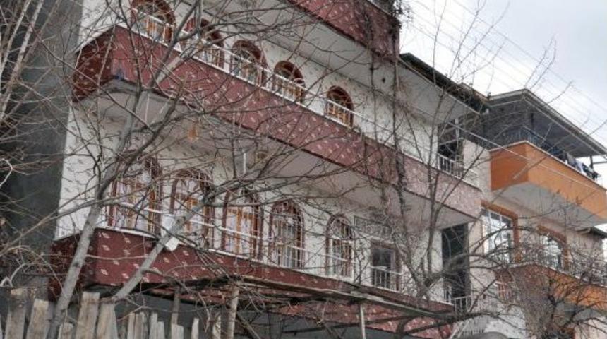 Yeni evli &ccedil;ifti soba ayırdı