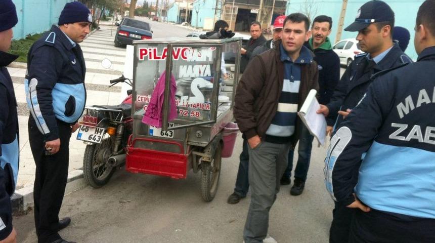 Manisa'da Seyyar Satıcılar Denetlendi