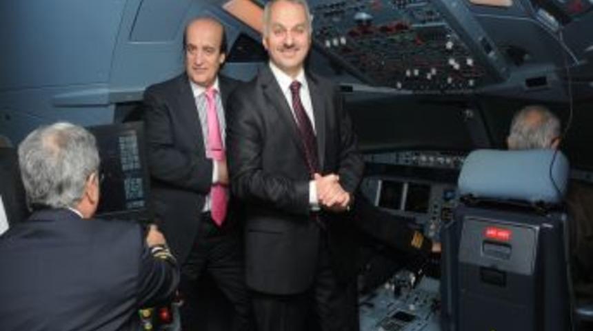 THY Genel M&uuml;d&uuml;r&uuml; Kotil, Yıldırım &Ccedil;arpan U&ccedil;ağın Provasını Yaptı