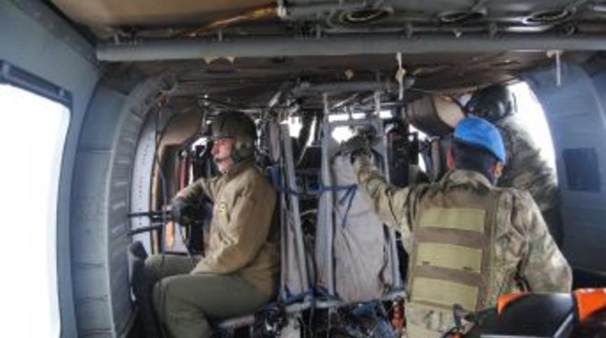 Kar, Helikoptere Izin Vermeyince Hamile Kadına Karadan Ulaşıldı