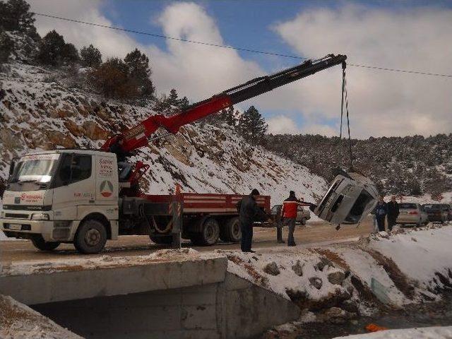 Beyşehir’de Trafik Kazası: 3 Yaralı