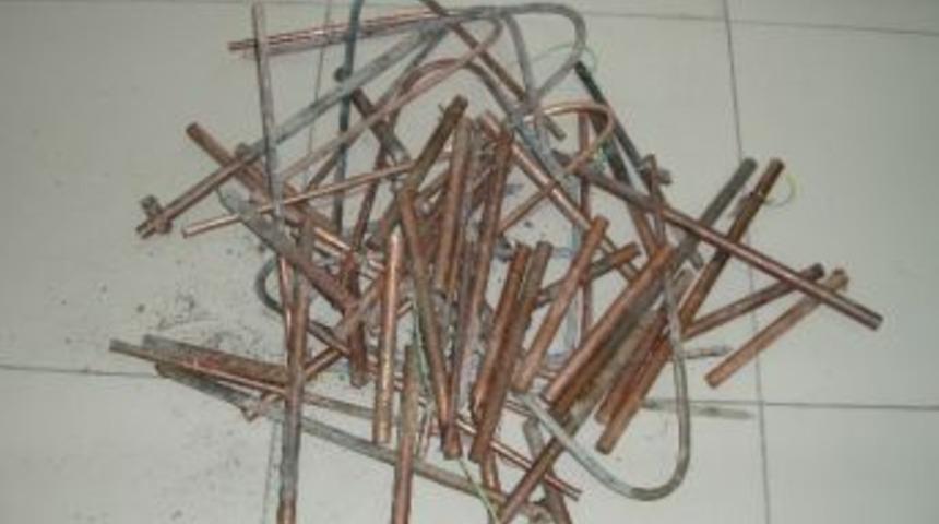 Doğal Gaz Kutularındaki Bakır &Ccedil;ubukları &Ccedil;aldılar