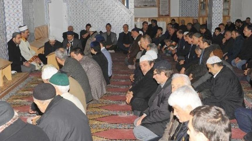 Merhum Milletvekili Cumhur D&uuml;zenlenen Mevlitle Anıldı