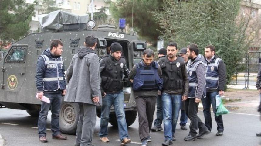 Diyarbakır&rsquo;da Cinsel İstismar Su&ccedil;undan 2 Kişi Yakalandı