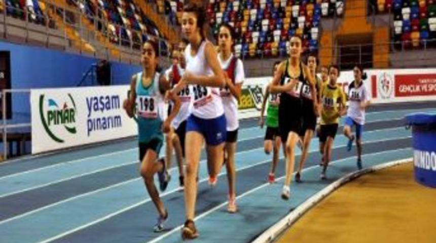 Odunpazarı Gen&ccedil;lik Ve Spor Kul&uuml;b&uuml; Atletizim Takımı Gelecek Vaat Ediyor