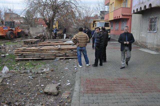 Batman Belediyesi Metruk Evlerin Yıkımına Başladı