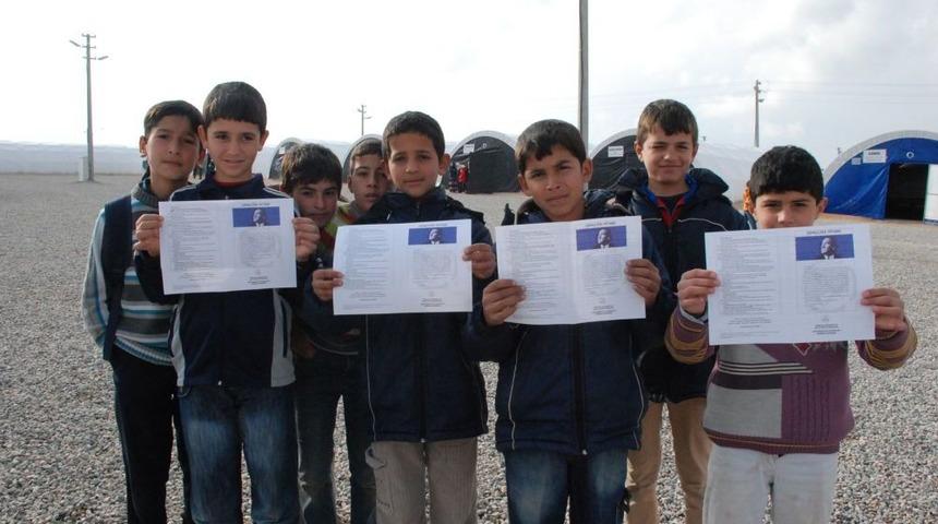 Suriyeli &Ccedil;ocukların Karne Sevinci