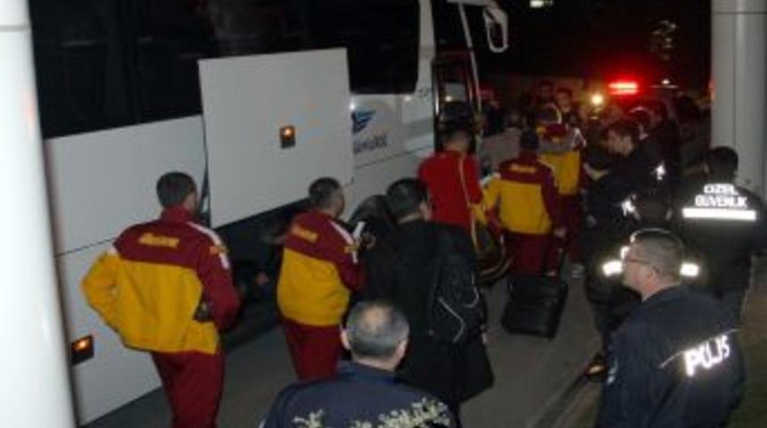 Galatasaray Takımı Bursa'ya Geldi