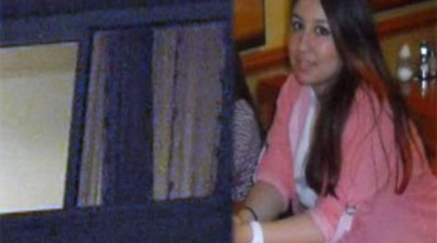 Gen&ccedil; kız &ouml;l&uuml;me atladı