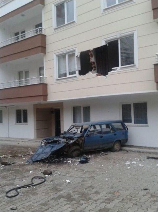 Trabzon'da Otomobil Apartman Dairesine Girdi