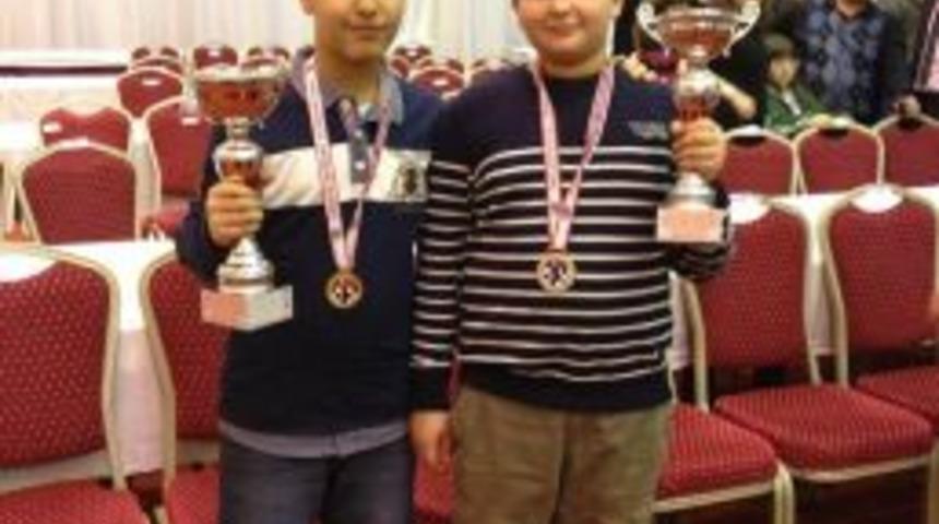 Karşıyaka Yamanlar İlk&ouml;ğretim &Ouml;ğrencileri Satran&ccedil;ta T&uuml;rkiye Şampiyonu Oldu