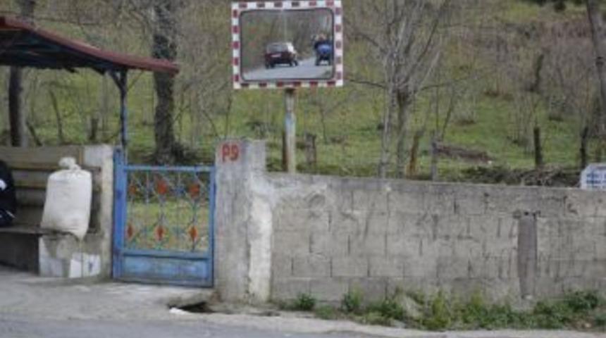 Kavşağa Aynalı &ccedil;&ouml;z&uuml;m