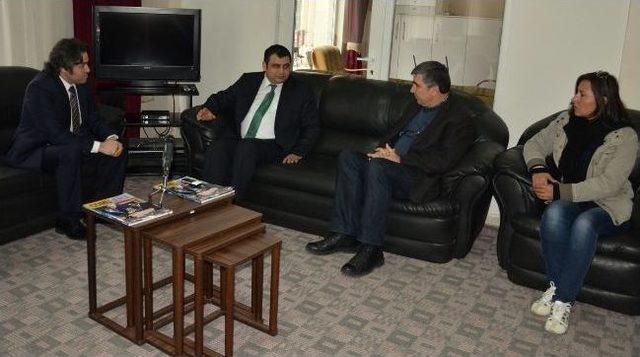 Rekt&ouml;r La&ccedil;iner&rsquo;den Pir Sultan Abdal Derneğine Ziyaret 1