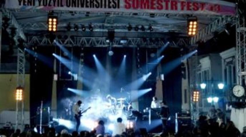 Bursa'da Gripin Konseri İle S&ouml;mestr Fest R&uuml;zgarı Esecek