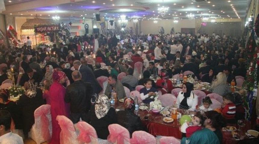 Ezgi İle Vakkas Muhteşem Bir T&ouml;renle Nişanlandı