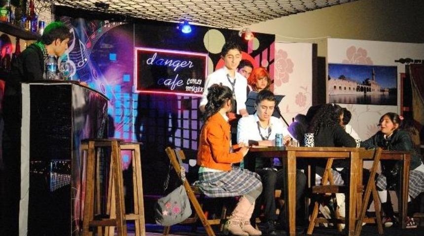 Siverek&rsquo;te &ldquo;yarınlara Ge&ccedil; Kalmadan&rdquo; Adlı Oyun Sahnelendi