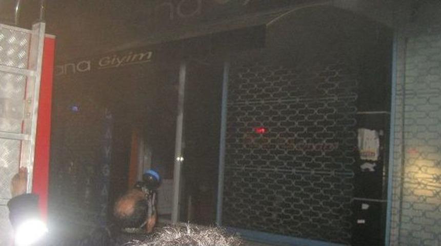 Giyim Mağazası K&uuml;l Oldu