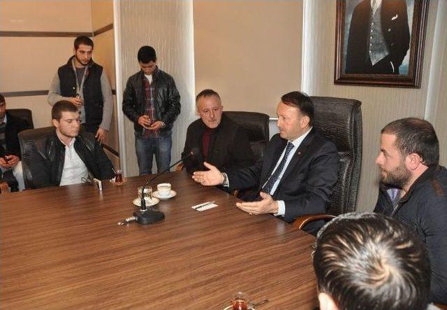 Başkan Karabalık, Arslanbeyli Gen&ccedil;leri Ağırladı 2