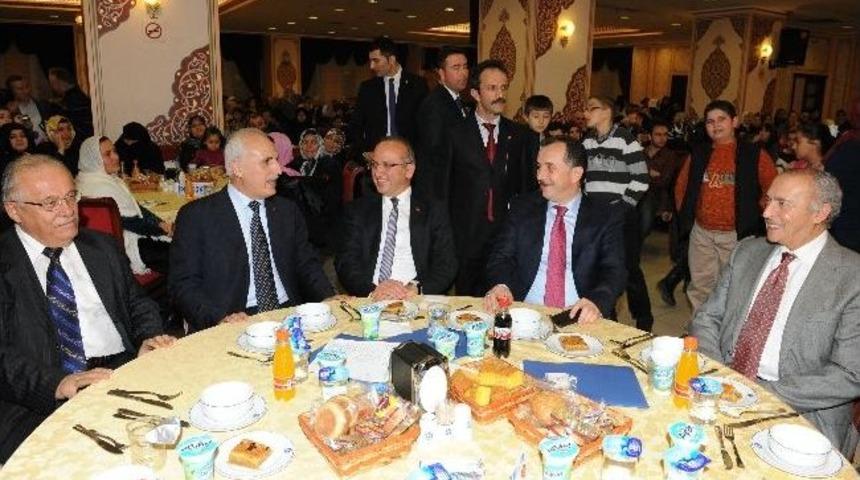 Artık Her Okulun Bir "hamisi" Var