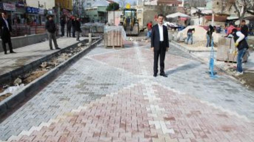 Gemlik'te Şehir Meydanı Yenileniyor